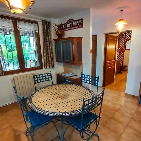 Escale Bord De Apartmán